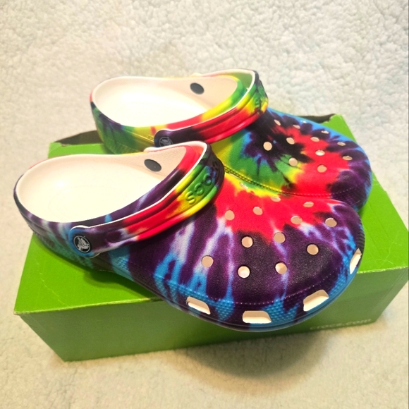 Crocs Classic Tie Dye Graphic Clog Unisex M9/W11 - Picture 2 of 7